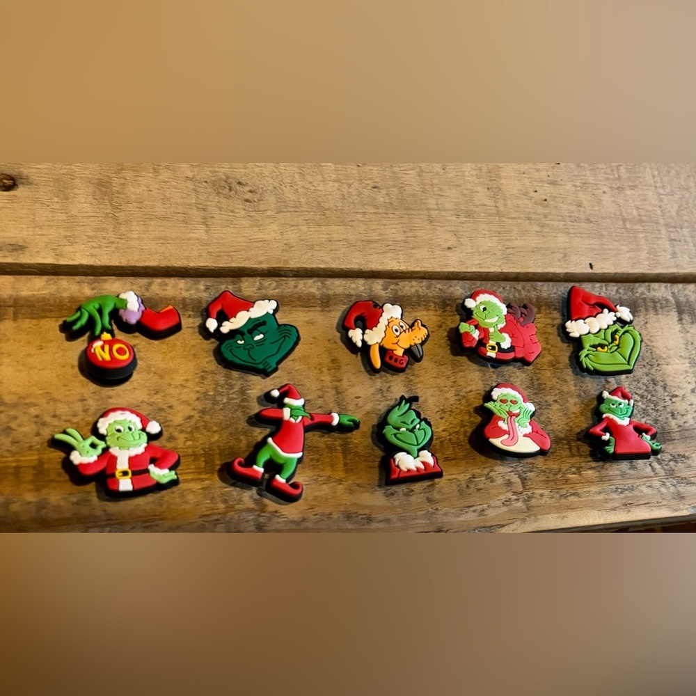 🎄Set of 10 Grinch Jibbitz/Shoe Charms🎄 NIP
